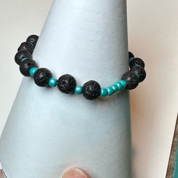 Lave stone bracelet stretch handmade - Picture 4 of 4